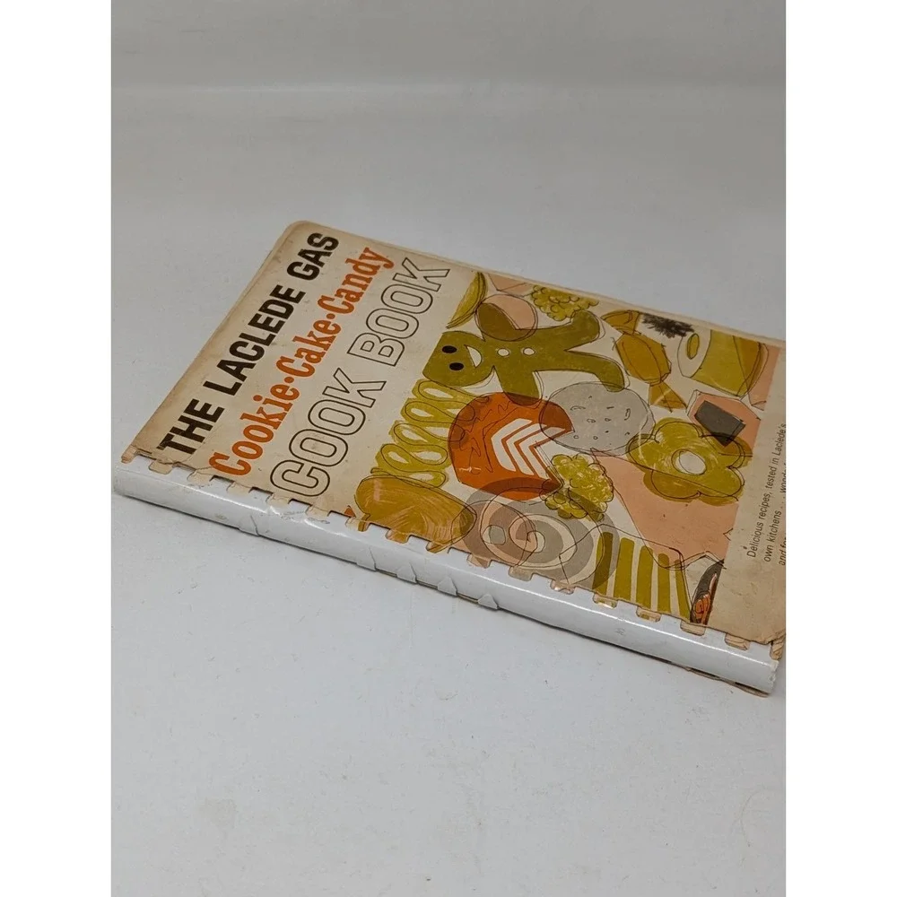 The Laclede Gas Cookie Cake Candy Cookbook St Louis Recipe‎ Book Christmas VTG